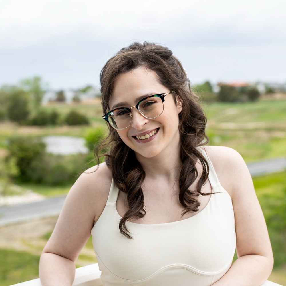 Meet your Posher, Laura